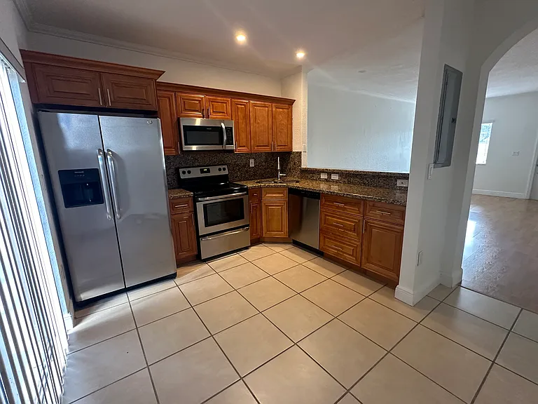 17066 SW 138th Ct — Photo 4