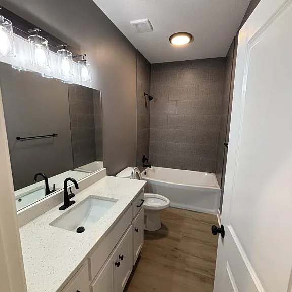 805 Thieme St — Photo 5