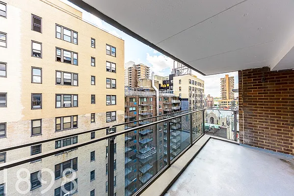 Rented by A&E Real Estate Management | media 21