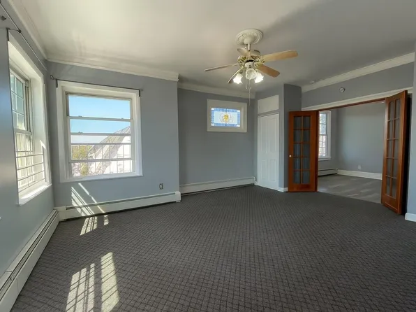 304 Fulton Avenue image 7 of 31