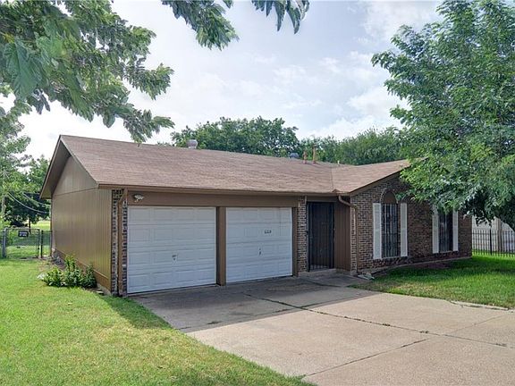 2nd image of 1005 Tapley St