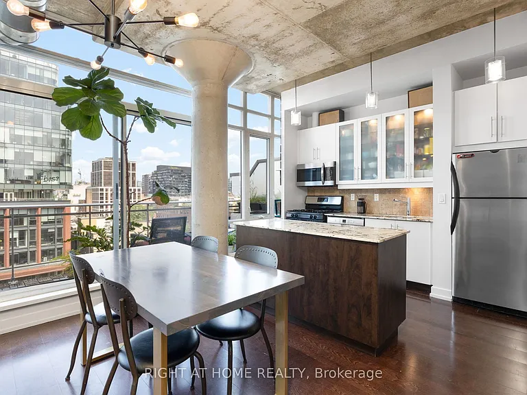 66 Portland St #Penthouse 805 — Photo 11