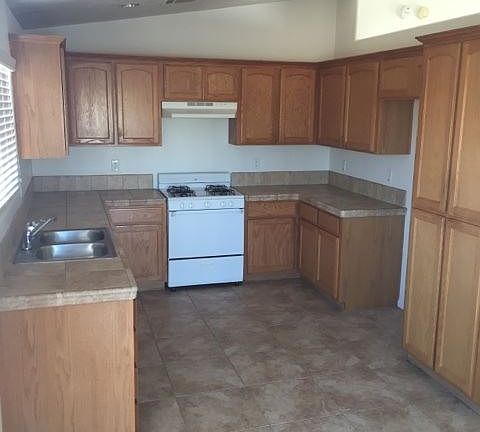 4th image of 10815 Merino Ave