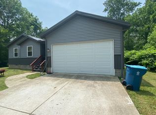 3172 Guyan River Rd, Huntington, WV 25702
