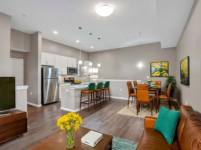 Columbus Lofts — Photo 3