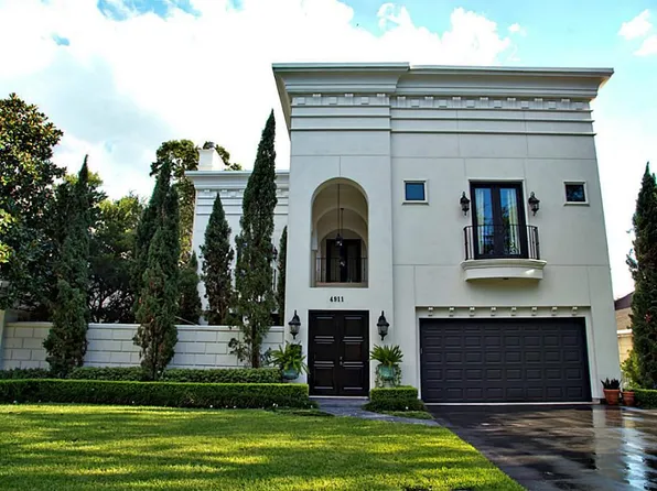 4911 Holly St, Bellaire, TX 77401