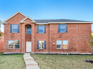 705 Locustberry Dr, Red Oak, TX 75154