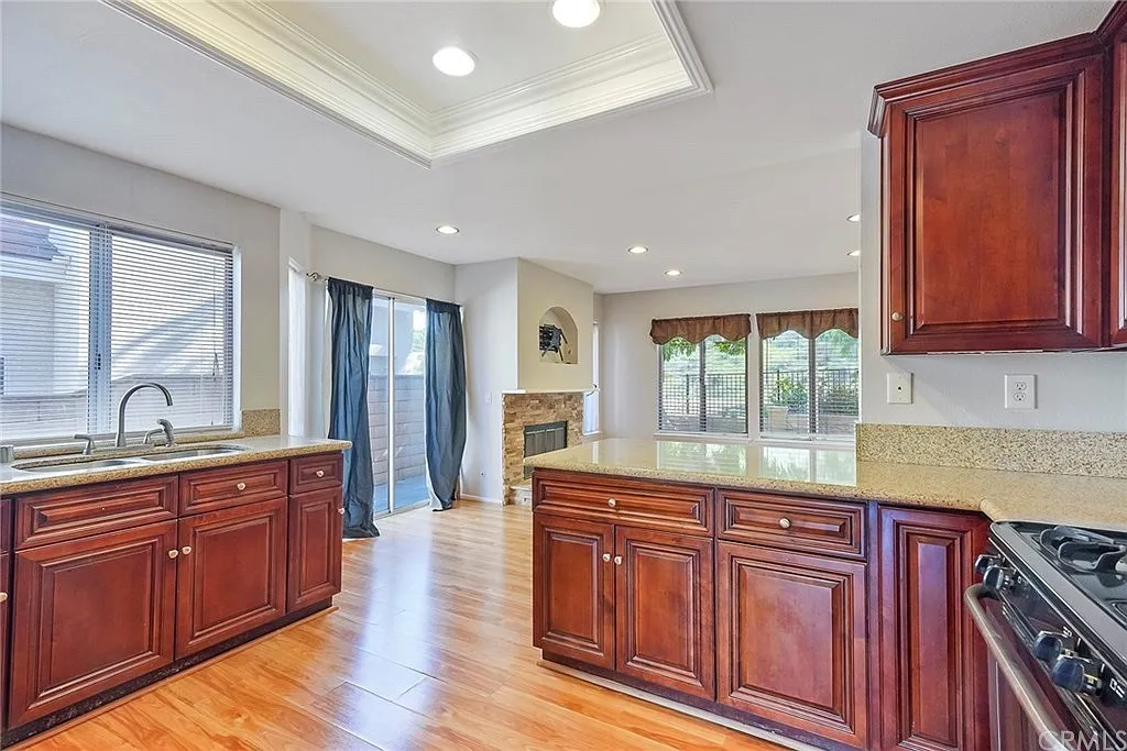 3 bed, 1531 sqft, $3,300 — Photo 4