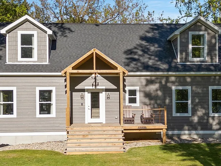 207 Twilight Dr — Photo 1