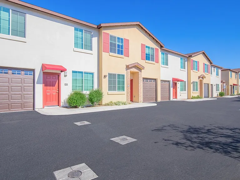 San Junipero Townhomes — Photo 14