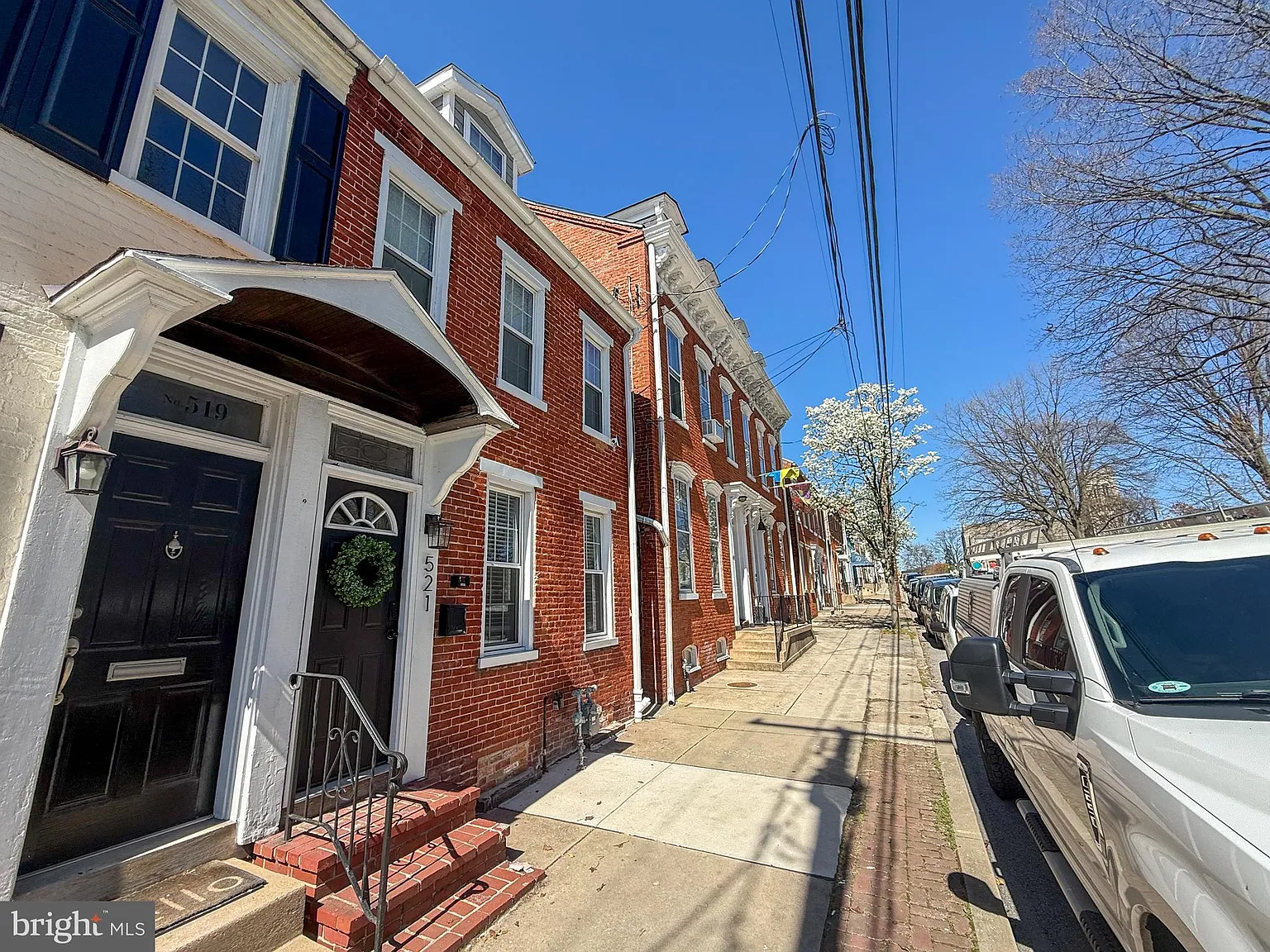 3 bed, 1.5 bath, 1690 sqft, $2,150 — Photo 3