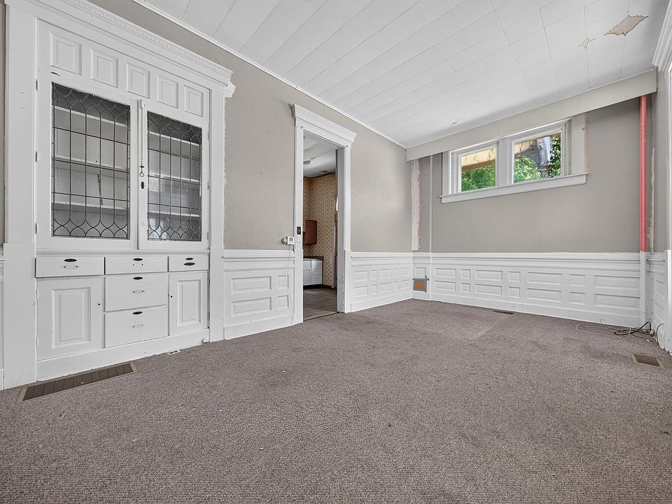 22nd image of 1012 E Broadway St