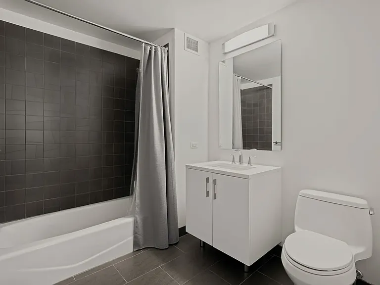 235 E 44th St #12A — Photo 4