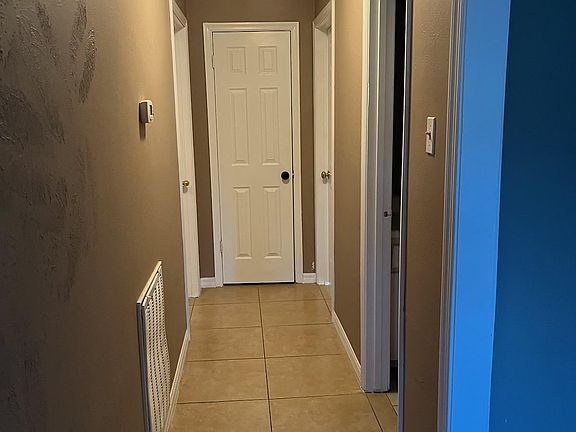 5th image of 501 N Travis St