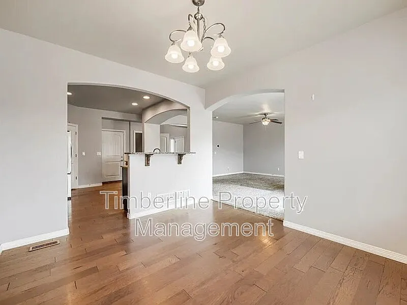 5 bed, 3.0 bath, 3280 sqft, $2,900 — Photo 4