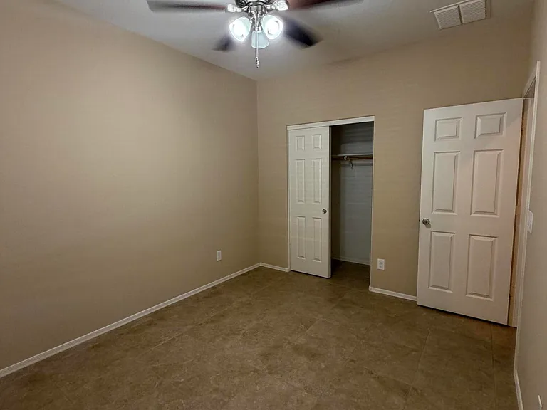 4723 W Gelding Dr — Photo 4