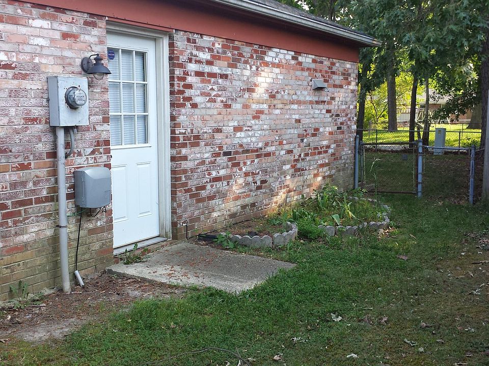 1st image of 401 Aspen Dr