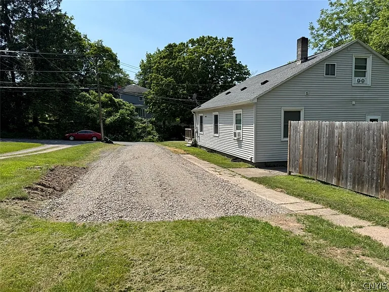 21 S Skaneateles St — Photo 22