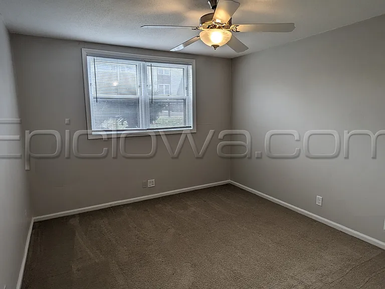 220 19th St NE #E-123 — Photo 5