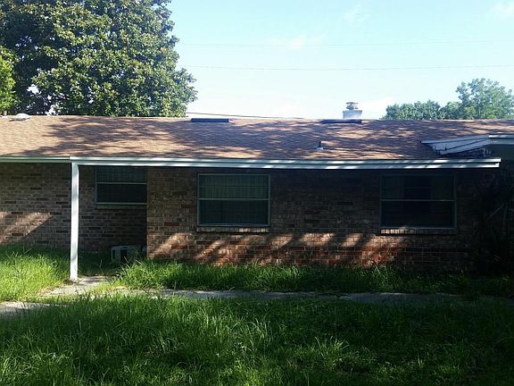 4th image of 2240 Barry Dr S