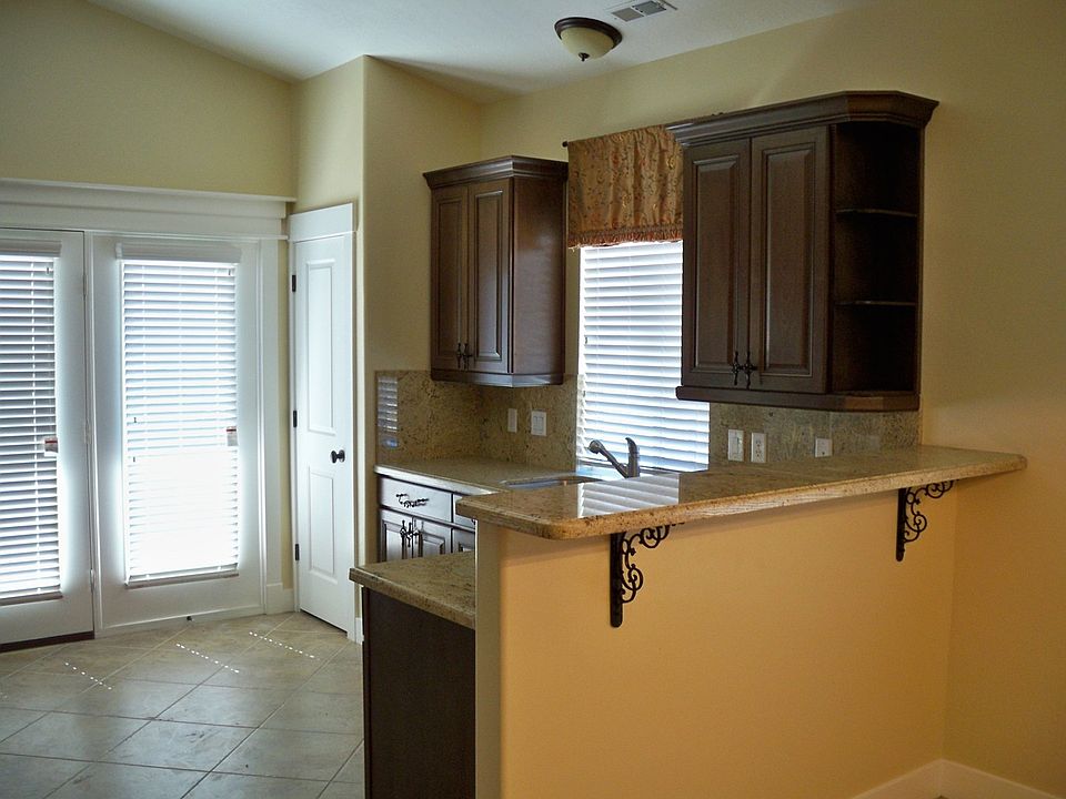 2nd image of 1015 E Quarry Park Dr