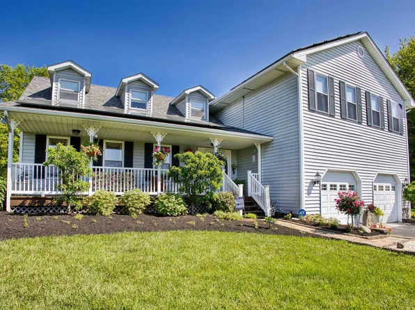 1305 Franklin Pike SE, Floyd, VA 24091