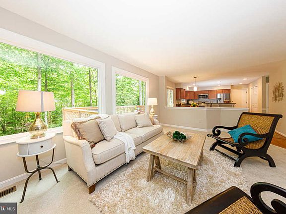 2nd image of 9615 Laurel Oak Pl