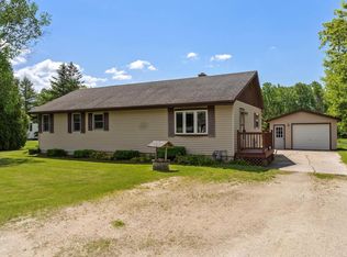 4005 Clover Rd, Manitowoc, WI 54220