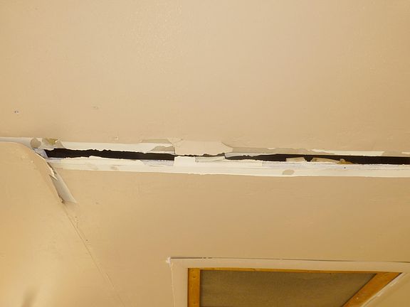 5th image of 1702 W 6th Dr