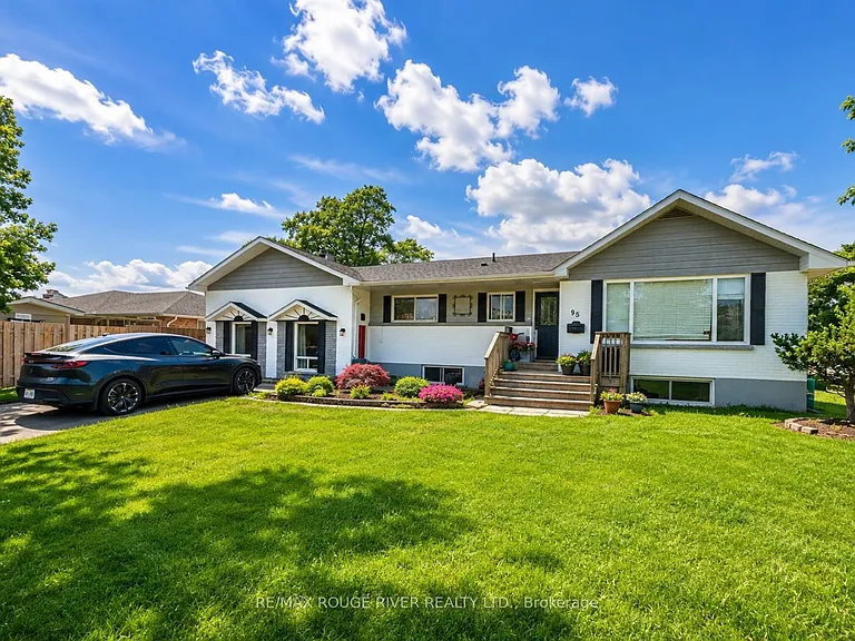 95 Diffin Dr — Photo 1