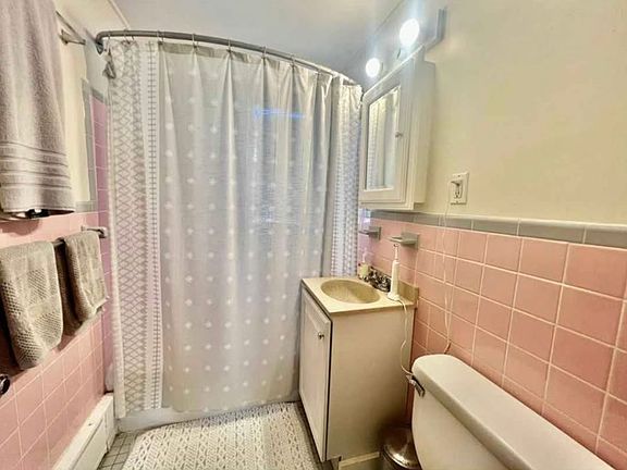5th image of 17 Washington Pl APT 1
