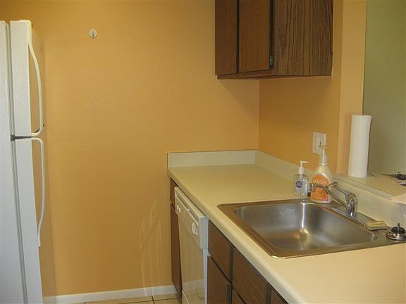 4th image of 1493 E Chateau Vert St APT C