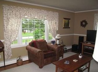 33 Perry Rd, Hampden, ME 04444