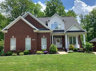 12111 Vanherr Dr, Jeffersontown, KY 40299