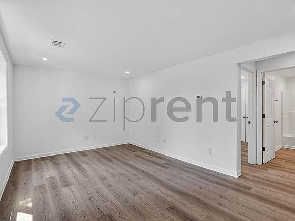 3rd image of 500 Camp Creek Cir #2