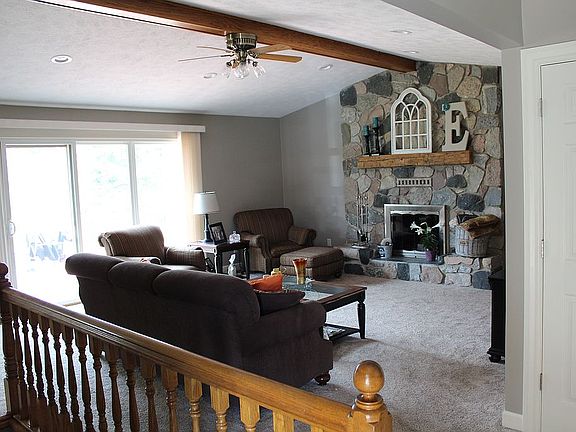5th image of 10764 White Birch Dr