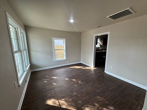 5th image of 235 Carle Ave