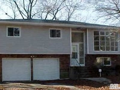 70 Albany Ave, West Babylon, NY, 11704