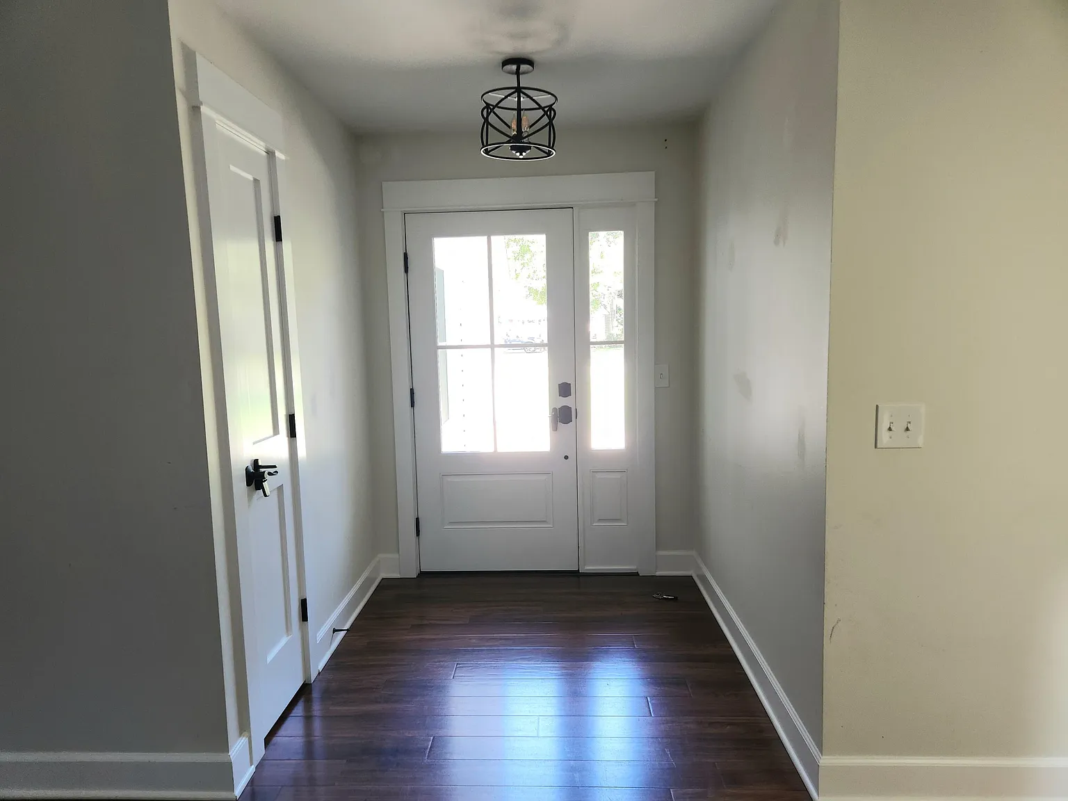 3 bed, 2.0 bath, 1720 sqft, $3,400 — Photo 2