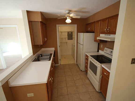 2nd image of 185 Cave Run Dr APT 8