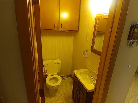 4th image of 793 E Dartmoor Ave