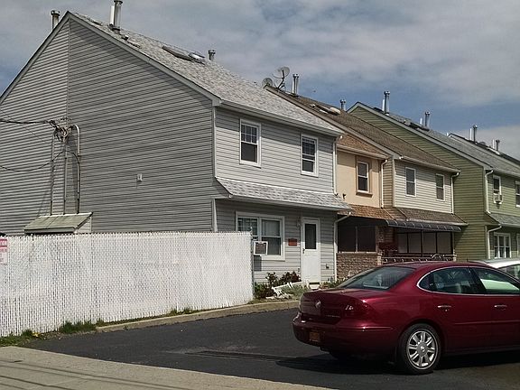 3rd image of 199 Quintard St