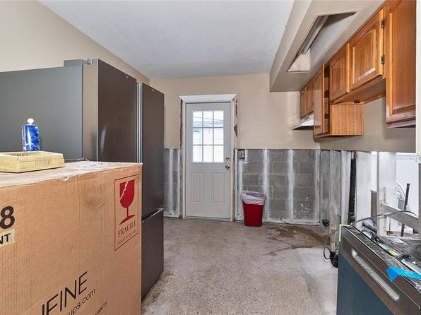 saint-petersburg-florida-81389989 picture