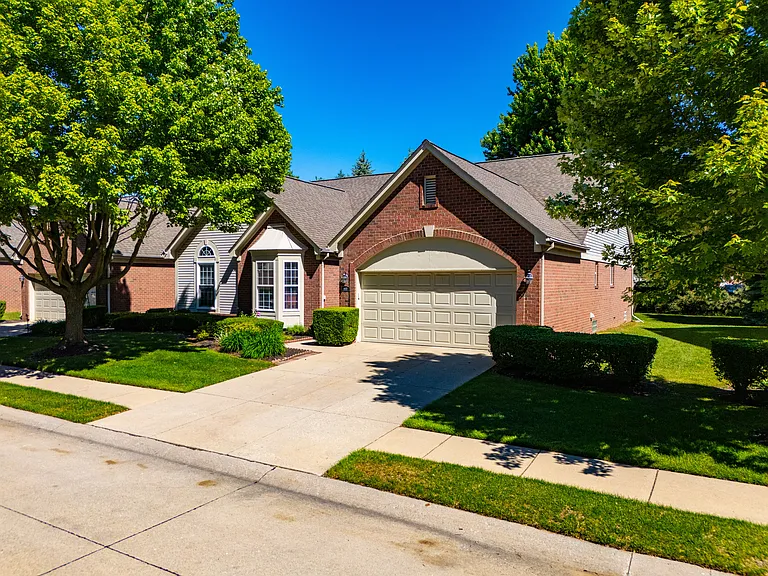 4421 Honeysuckle Dr — Photo 65