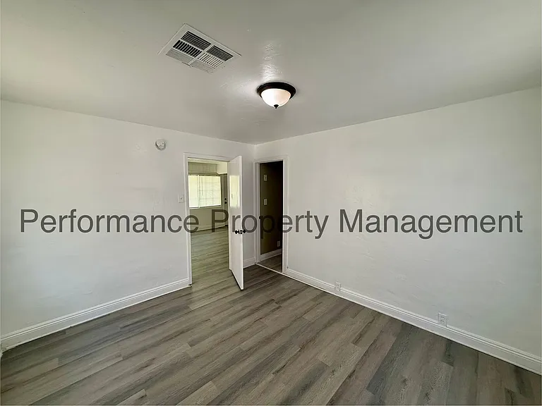 3703 Eucalyptus Dr — Photo 6