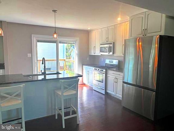 3rd image of 3 Perry Ridge Ct