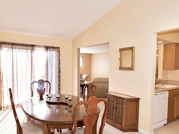 4th image of 669 Quail Creek Dr APT 2A