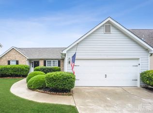 97 Harbour Lake Dr, Fayetteville, GA 30215