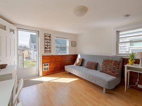 4th image of 17 Shore Road UNIT 6