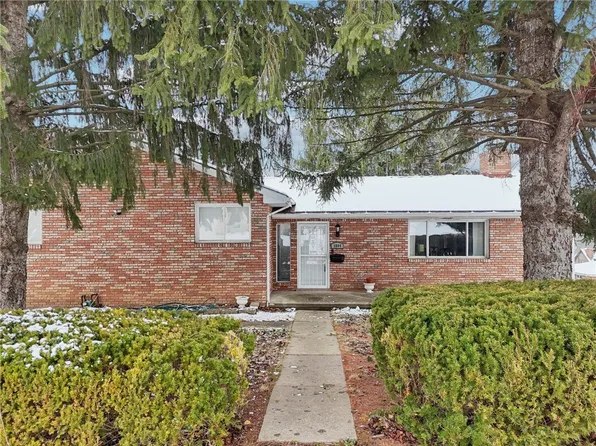 1804 Iowa Ave, West Mifflin, PA 15122